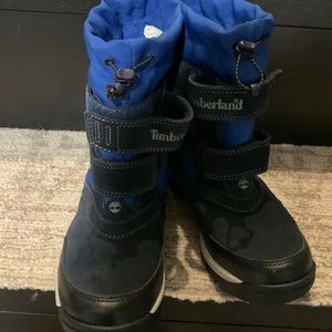 Boys winter boots gently used